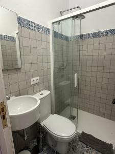 A bathroom at La Pontezuela Alanis