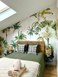 Postel nebo postele na pokoji v ubytování Golden Duplex Chic - Centre-Clim-Parking