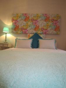 Ένα ή περισσότερα κρεβάτια σε δωμάτιο στο Shabby Chic Flat 2 +38 φωτογραφίες
