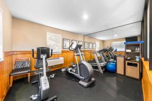 Fitness centrum a/nebo fitness zařízení v ubytování Best Western Markita Inn