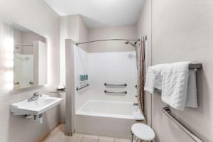 Koupelna v ubytování Best Western Halito Inn