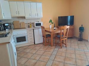 Η κουζίνα ή μικρή κουζίνα στο Apartamento Aliciamin +22 φωτογραφίες