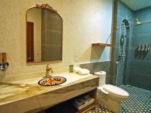 Kopalnica v nastanitvi Hotel Boutique Típico