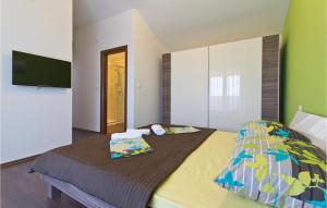 Postel nebo postele na pokoji v ubytování Pet Friendly Home In Sveti Kirin