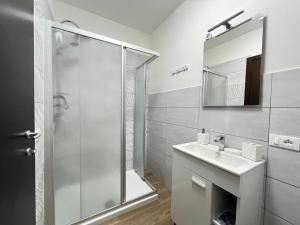 Phòng tắm tại Holiday House Via Vicenza 25 +14 ảnh