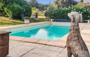 Πισίνα στο ή κοντά στο Awesome Home In Roussas With Kitchen