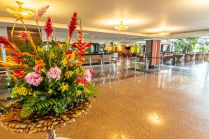 O saguão ou recepção de GHL Hotel Sunrise