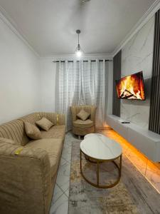 Gallery image of Phoenix Suites 1Bedroom in Mombasa +5 photos