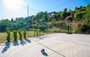 Taman di luar Amazing Home In San Giovanni +27 gambar