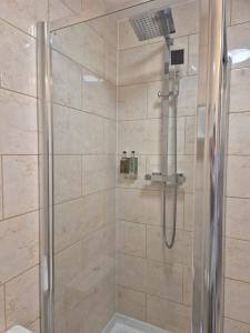 Ένα μπάνιο στο Douglas Hotel +61 φωτογραφίες