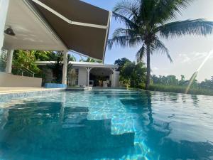 Bazén v ubytování REVE BLEU - Villa classée 4* vue mer - 6 pers nebo v jeho okolí