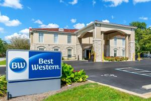 a building with a sign that reads best western at Best Western Niceville - Eglin AFB Hotel in Niceville