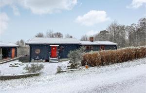 Beautiful Home In Falkenberg With Wifi v zimě