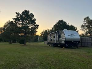 Fotografie z fotogalerie ubytování RV with Pool & Countryside Views v destinaci Robertsdale