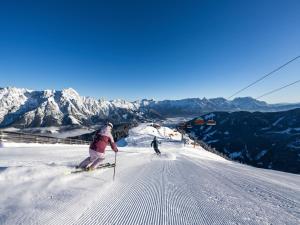 Apartment in Saalfelden near Ski Slopes v zime