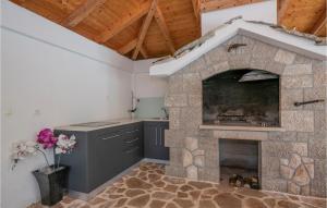 Fotografie z fotogalerie ubytování Holiday Home Prolozac Donji Ix v destinaci Donji Proložac
