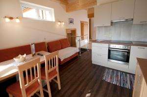 Kuchyňa alebo kuchynka v ubytovaní Appartement Schaubensteiner