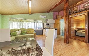 Kuchyňa alebo kuchynka v ubytovaní Three-Bedroom Holiday Home In Valtura