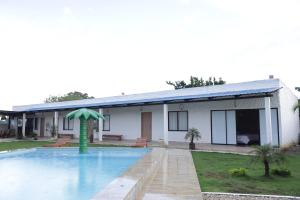 Πισίνα στο ή κοντά στο La Maye casa finca +4 φωτογραφίες