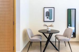 منطقة جلوس في Silkhaus lovely studio with Downtown view in Boulevard central