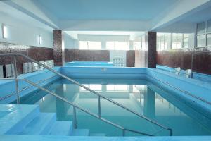 Bazén v ubytování Hotel Mures nebo v jeho okolí