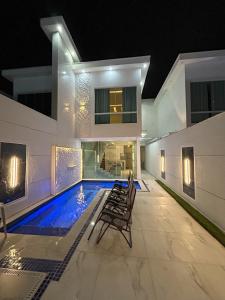 Boa Beach House with private pool