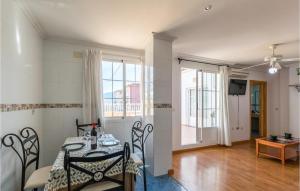 Μια τηλεόραση ή/και κέντρο ψυχαγωγίας στο Awesome Apartment In Puente De Genave