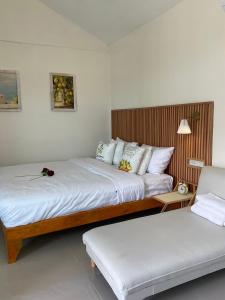 เตียงในห้องที่ sleep private khaoya unit03