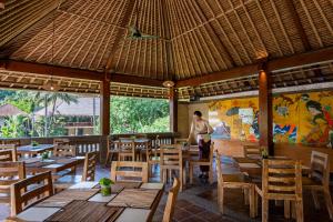 Restaurace v ubytování Pertiwi Resort & Spa