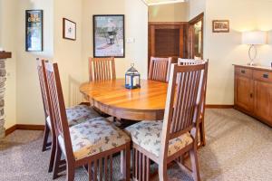 Foto sihtkohas Snowshoe asuva majutusasutuse Soaring Eagle 203 Next To Slopes Underground Parking Hot Tubs Locker galeriist