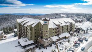 Soaring Eagle 203 Next To Slopes Underground Parking Hot Tubs Locker talvel