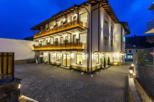 Gallery image of Hotel Compliment in Tryavna