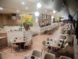 Ristorante o altro punto ristoro di MS Milenium Monterrey Curio Collection by Hilton