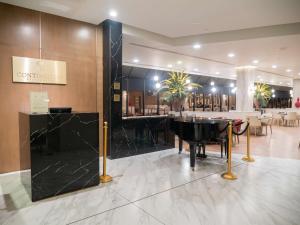 Ristorante o altro punto ristoro di MS Milenium Monterrey Curio Collection by Hilton