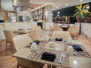 Ristorante o altro punto ristoro di MS Milenium Monterrey Curio Collection by Hilton