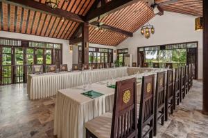 Restoran või mõni muu söögikoht majutusasutuses Legacy Hoi An Resort