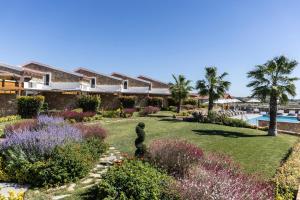 Zahrada ubytování Akrolithos Luxury Suites & Spa