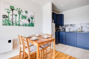 Η κουζίνα ή μικρή κουζίνα στο Large 2 Bed 2 Bath Central Manchester