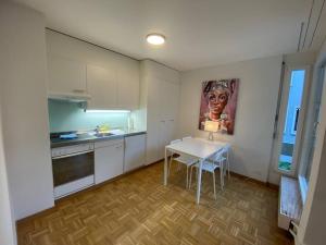 Dapur atau dapur kecil di Practical studio in the city center - Art 7
