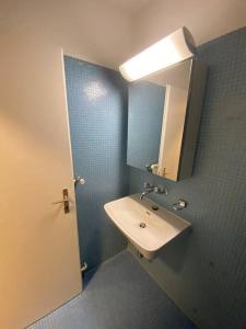 Bilik mandi di Practical studio in the city center - Art 7