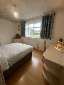 Postel nebo postele na pokoji v ubytování The Bungalow by SJP - Double Room