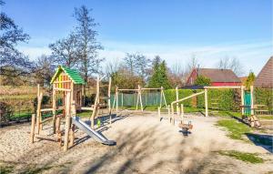 Herní místnost nebo prostor pro děti v ubytování 4 Bedroom Beautiful Home In Wemeldinge