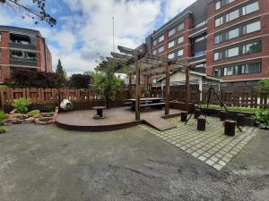 Κήπος έξω από το Tilava saunallinen kolmio