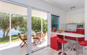 Kuchyň nebo kuchyňský kout v ubytování Holiday Home Dubrovnik With Sea View 11