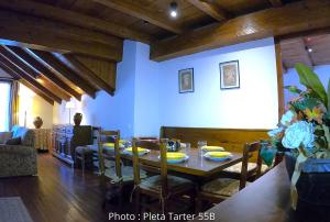 Posezení v ubytování AC Apartaments Tarter Chalet