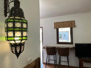 TV a/nebo společenská místnost v ubytování Apartamento en preciosa villa rural rodeado de naturaleza