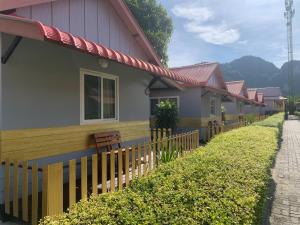 Pemandangan gunung umum atau pemandangan gunung yang diambil dari resort