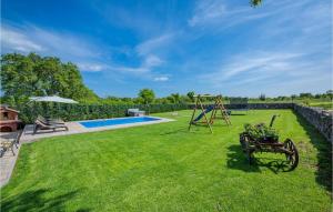 Bazén v ubytování Villa Casa Carbonera nebo v jeho okolí