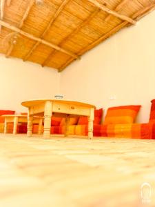 Istumisnurk majutusasutuses Eco Bay Surf House