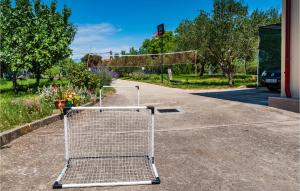 Fotografie z fotogalerie ubytování Five-Bedroom Holiday Home In Suhovare v destinaci Suhovare